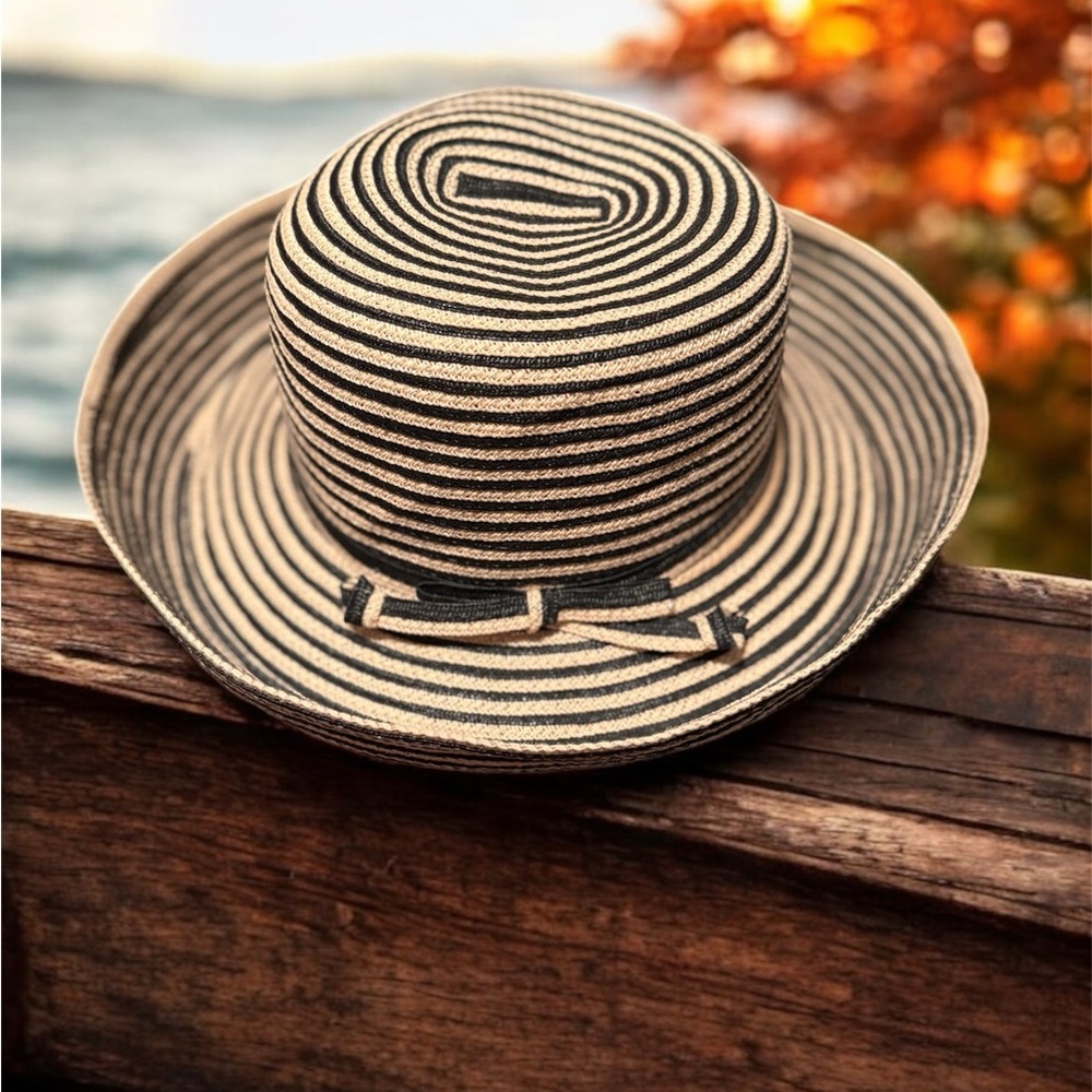Liz Claiborne Black and Tan Striped Hat